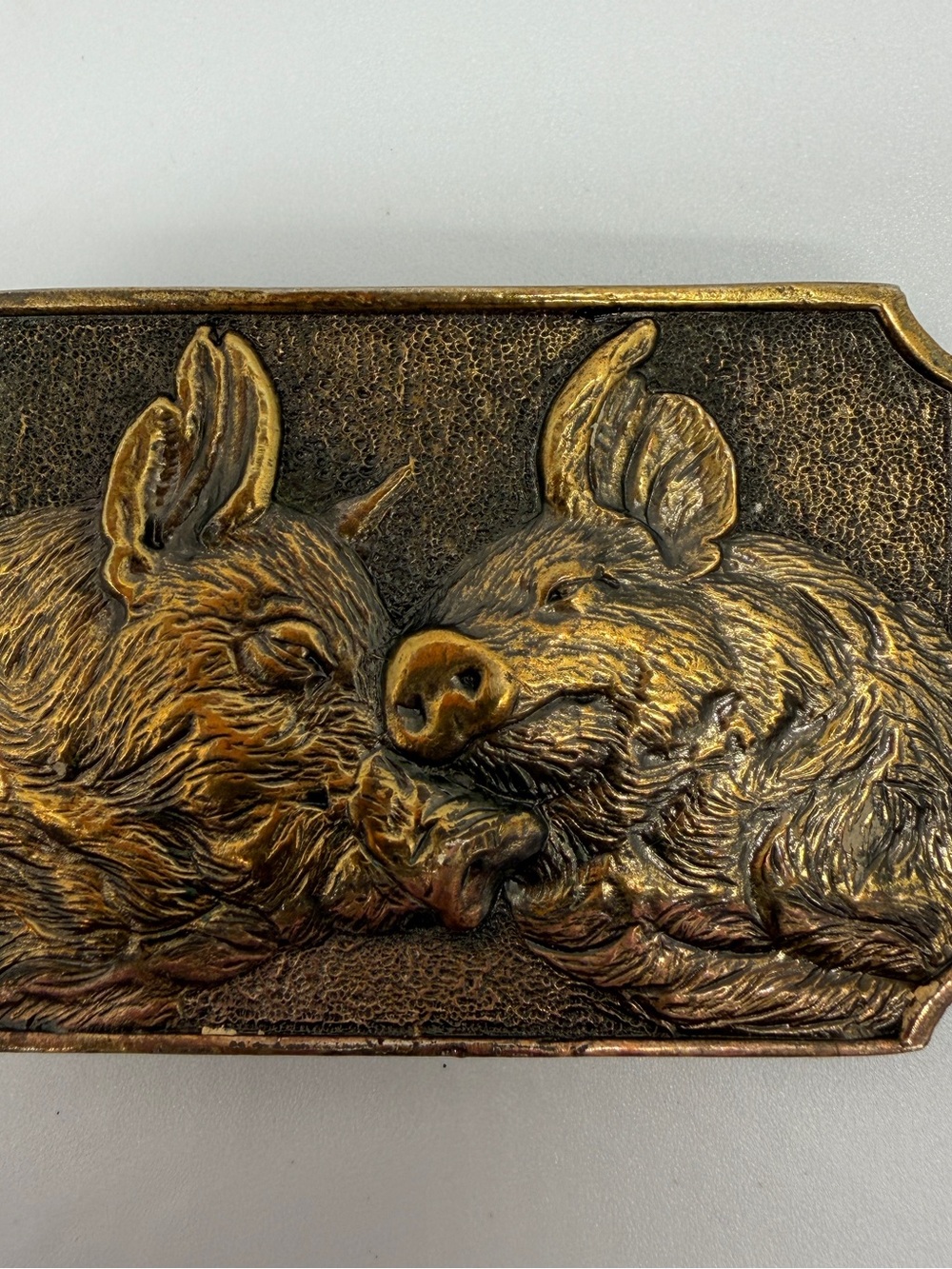 Vintage 3D Brass Belt Buckle By Rachelle First Cast Feb 1978 Cuddling Hogs 2”x3”